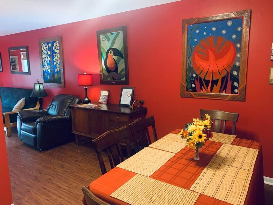 Family Friendly Downtown Home - Private Yard & Grill - Location, Location, Location! Athens Exteriör bild