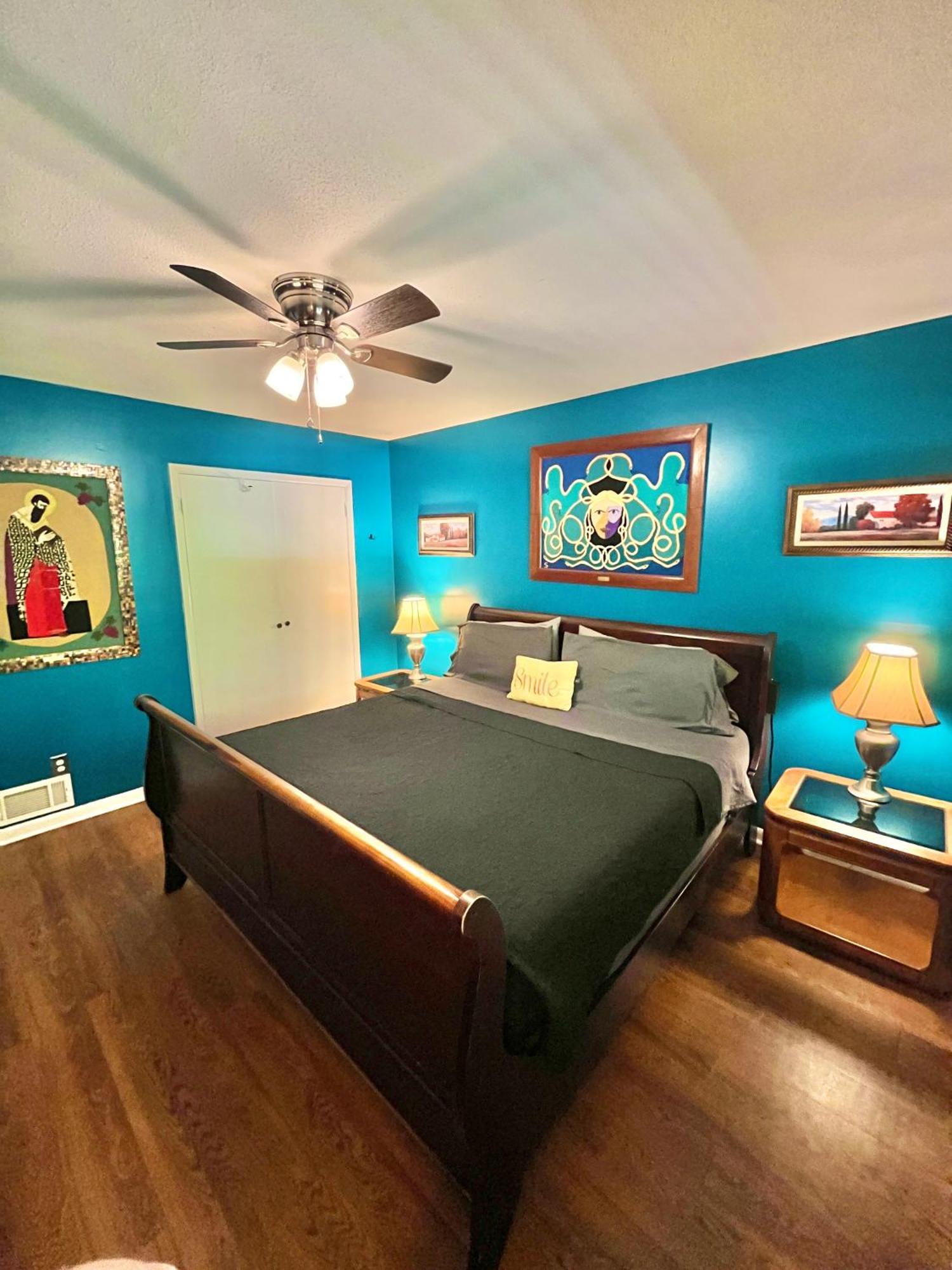 Family Friendly Downtown Home - Private Yard & Grill - Location, Location, Location! Athens Exteriör bild