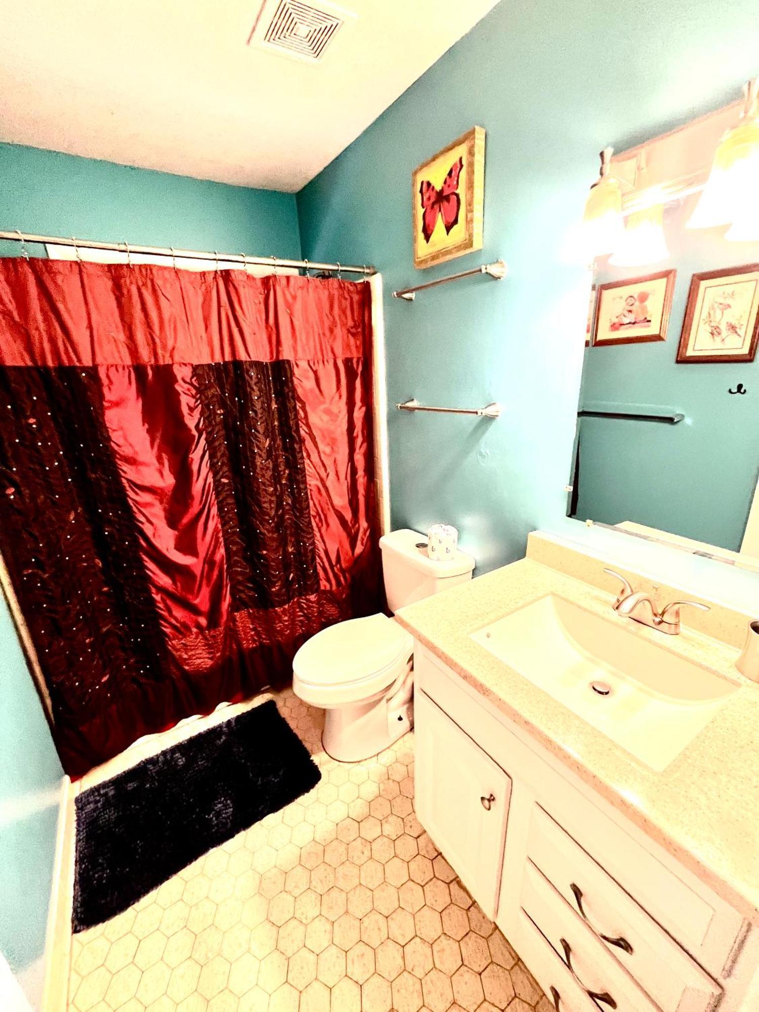 Family Friendly Downtown Home - Private Yard & Grill - Location, Location, Location! Athens Exteriör bild