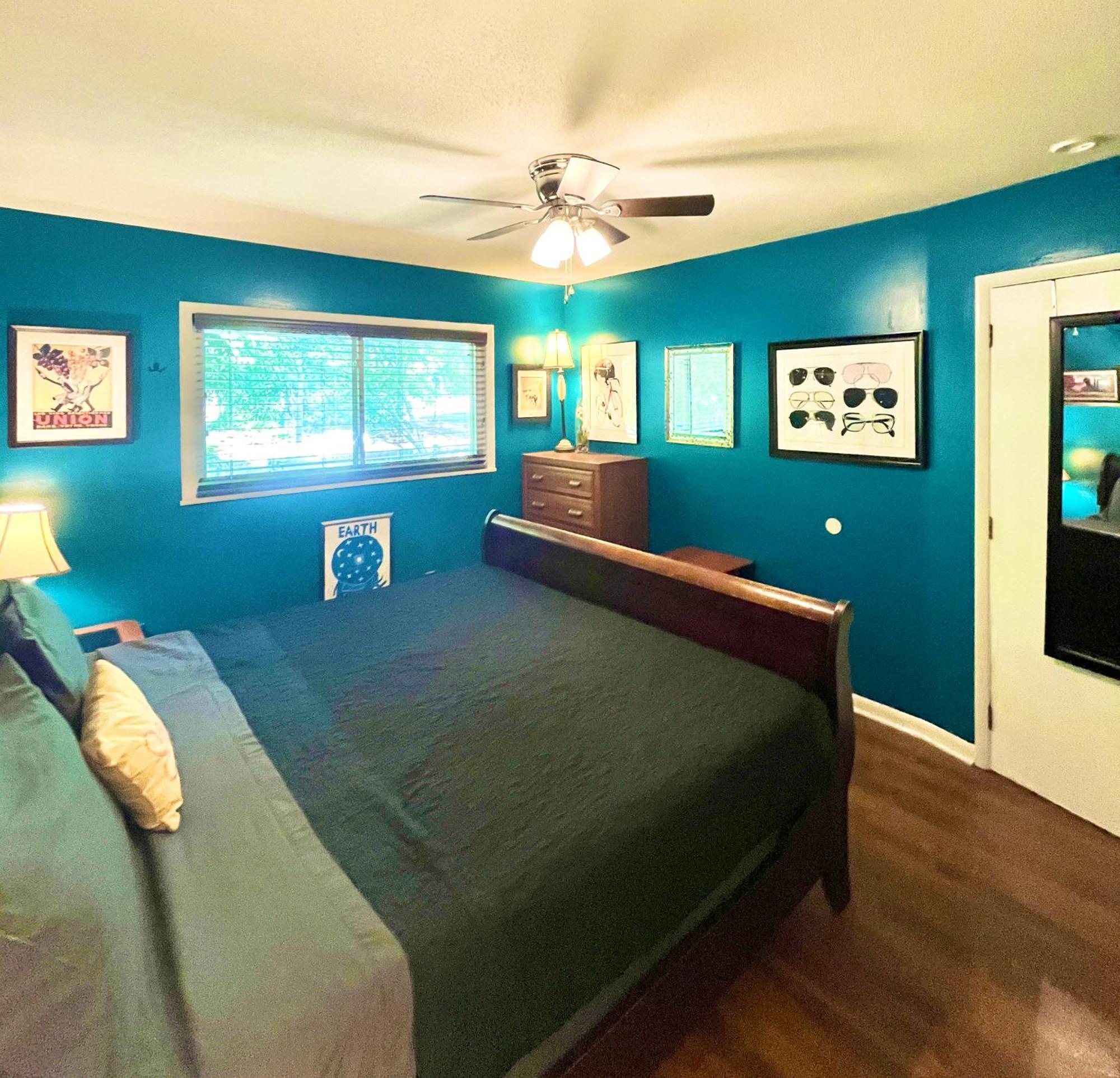 Family Friendly Downtown Home - Private Yard & Grill - Location, Location, Location! Athens Exteriör bild