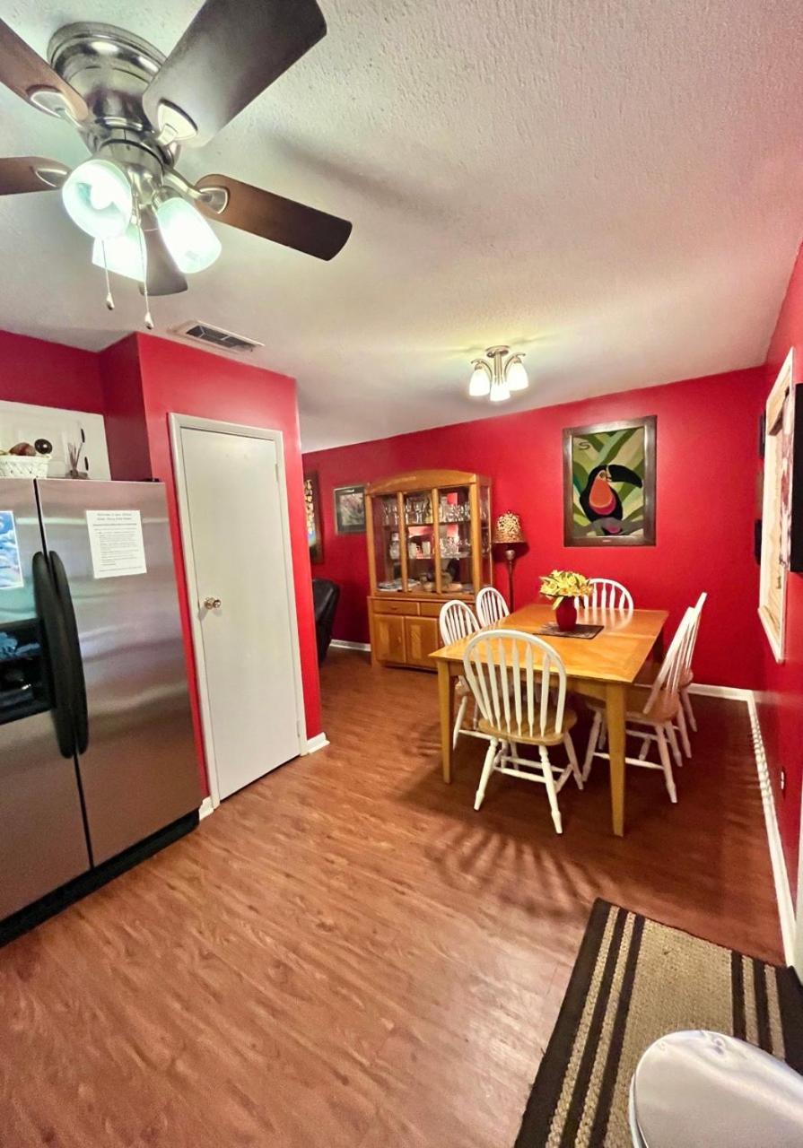 Family Friendly Downtown Home - Private Yard & Grill - Location, Location, Location! Athens Exteriör bild