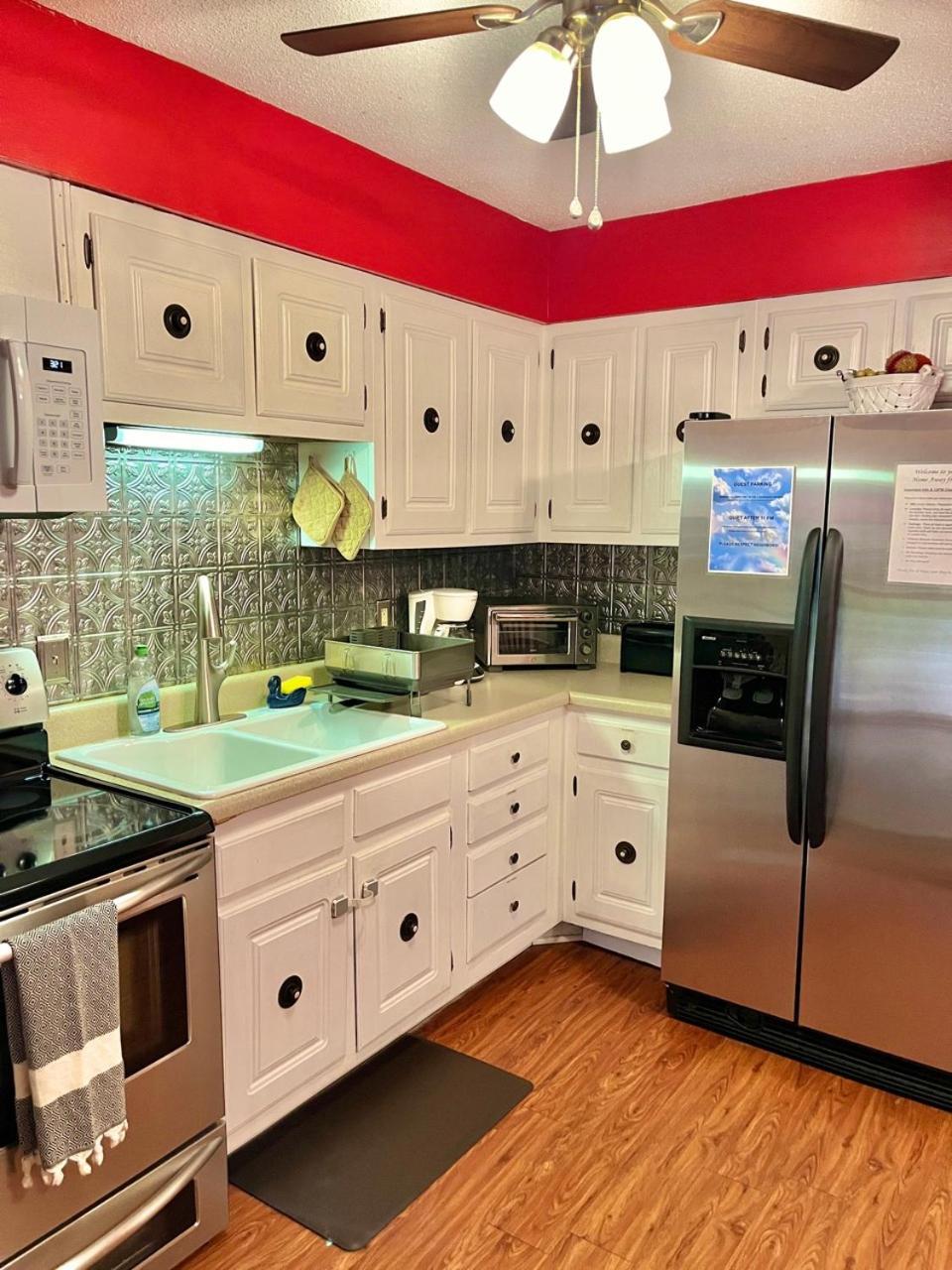 Family Friendly Downtown Home - Private Yard & Grill - Location, Location, Location! Athens Exteriör bild