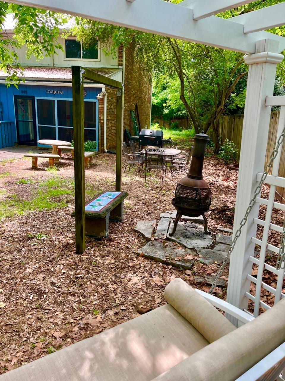 Family Friendly Downtown Home - Private Yard & Grill - Location, Location, Location! Athens Exteriör bild